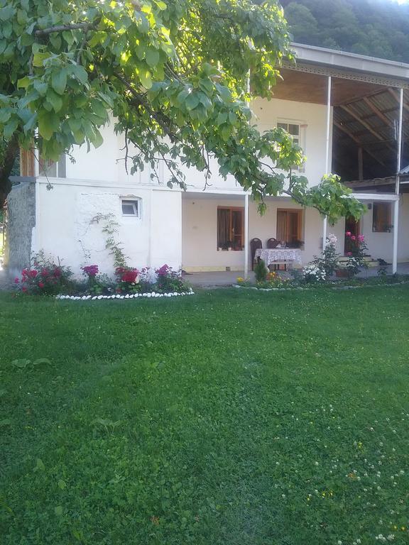 Birkiani Guest House Anisa المظهر الخارجي الصورة