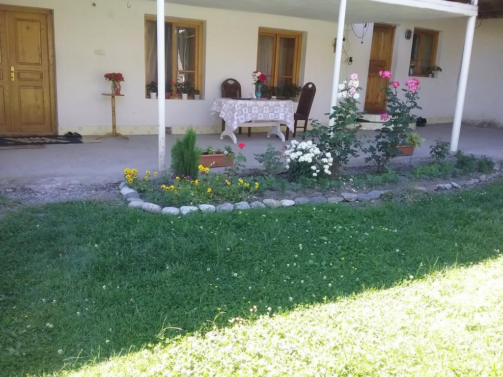 Birkiani Guest House Anisa المظهر الخارجي الصورة